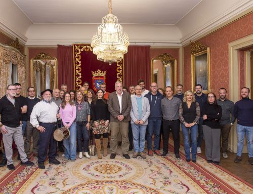 El Ayuntamiento de Pamplona rinde homenaje a Ortzadar por sus 50 años recuperando y difundiendo la música y danzas tradicionales vasco-navarras