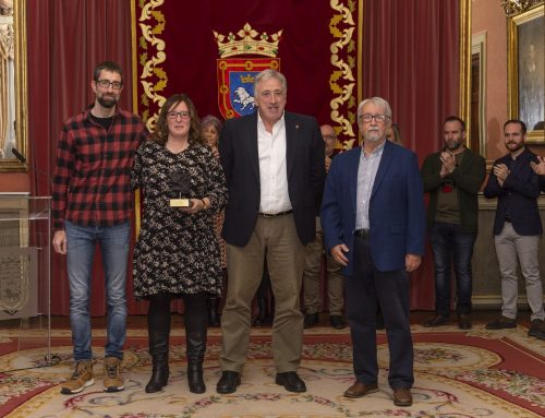 Ortzadar Euskal Folklore Elkartea recibe el décimo premio Txondorra Carbón Vegetal, el año de su 50 aniversario